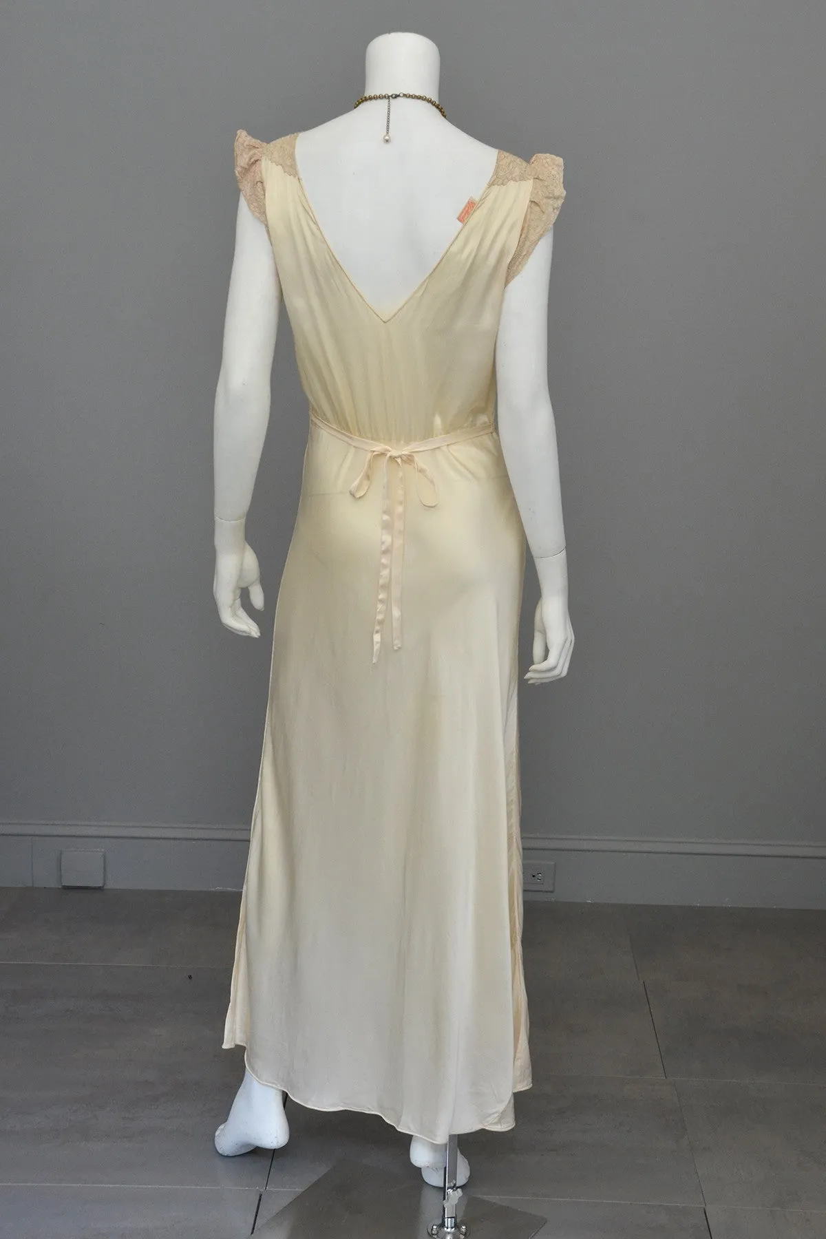 1930s Cream Satin Lace Vintage Gown Negligee Nightgown