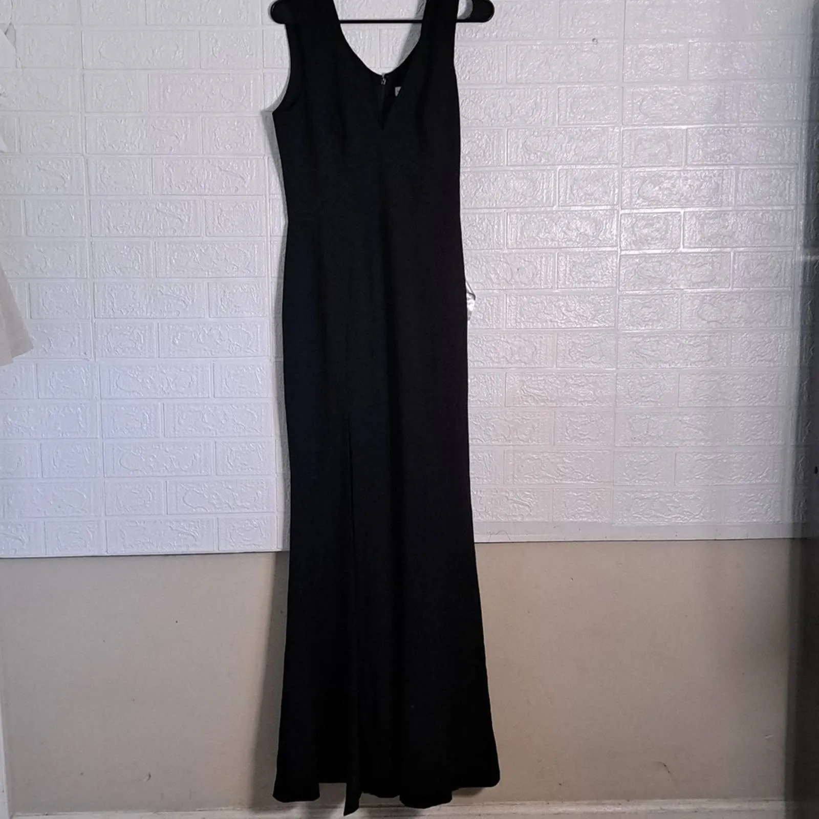 Dress The Population Sandra V-Neck Sleeveless Gown NEW Large